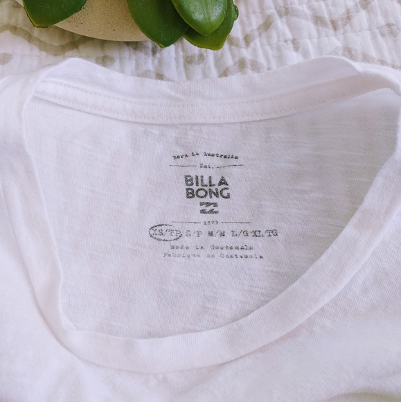 Billabong T-shirt size XS - Picture 2 of 3